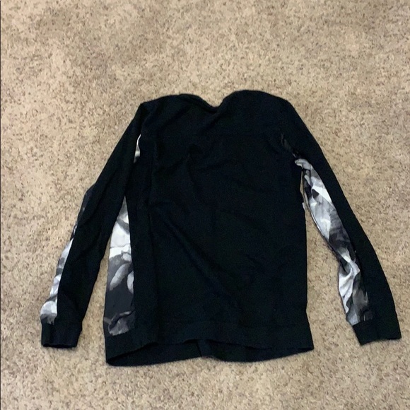 Mossimo Sweatshirt Size Large - Picture 2 of 2